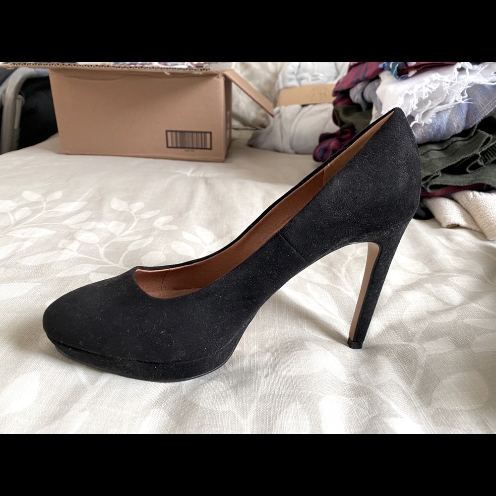 Black Pumps